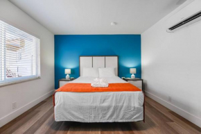 Awesome 1 Bedroom Steps away from the Beach #24